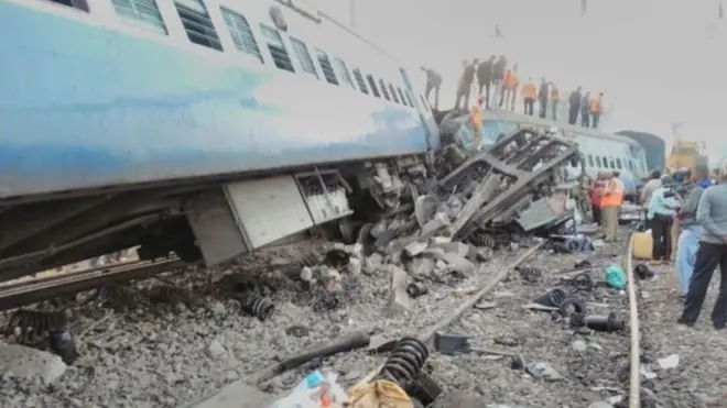 Kecelakaan kereta bukan hal yang luar biasa di India.