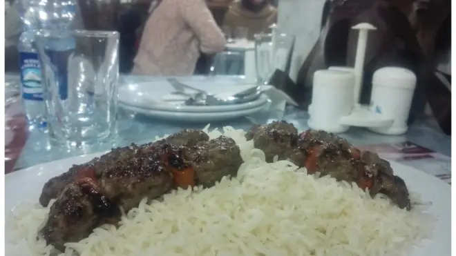 اسلام آباد کې د افغاني خوړو بيه د پاکستاني هغو پرتله ډېره گرانه ده