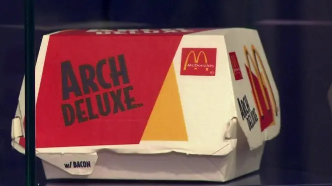 أفتتح في السويد متحفا للفشل مليئ بالمنتجات التي فشلت منه لعبة بأسم الرئيس الامريكي ترامب وصلصة طماطم حمراء و أقلام للنساء.