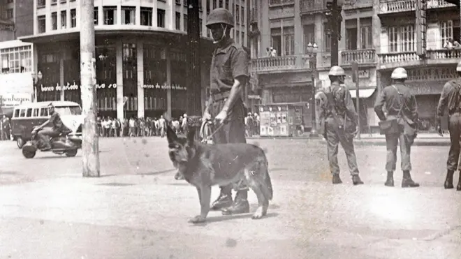 Policial na ditadura