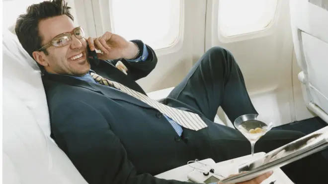 Регулятор стверджує, що заборона дзвінків у літаках стане перемогою для тих, хто цінує тишу