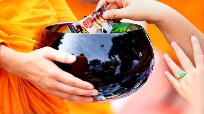 Чаша для пожертвований