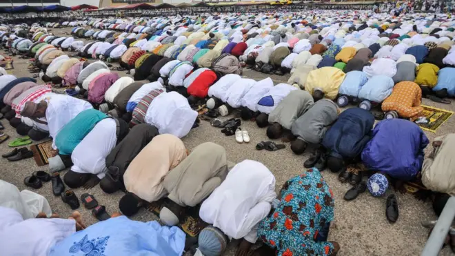Muslims dey pray for prayer ground