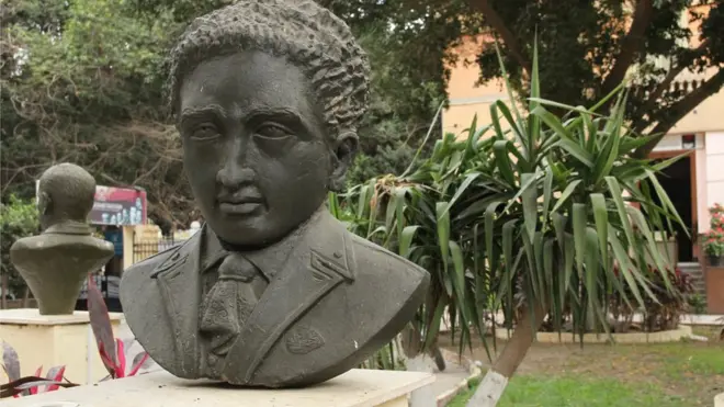 تمثال نصفي لسيد درويش بالمركز القومي للمسرح والفنون والموسيقى