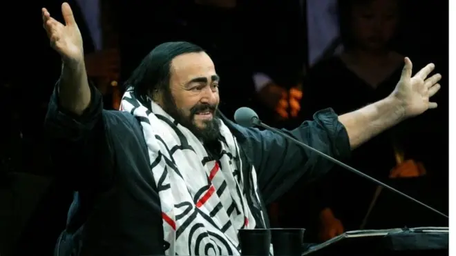 Паваротти на сцене