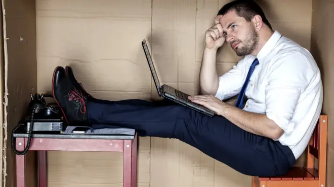 Пытаясь сосредоточиться