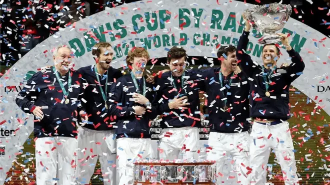 Заветная "серебряная салатница" досталась сборной России