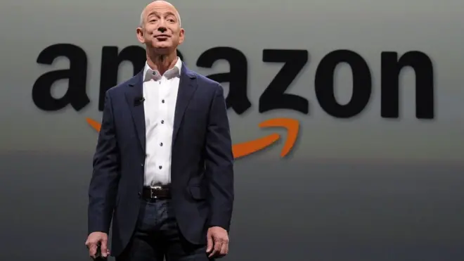Jeff Bezos, el fundador de Amazon es uno de los hombres más ricos del mundo.