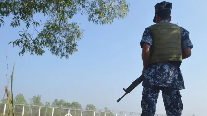 Aparat keamanan Myanmar menolak tuduhan telah melakukan pembersihan etnik terhadap warga minoritas Muslim Rohingya di Rakhine.