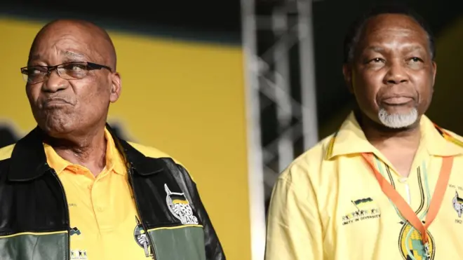 Ex-President Kgalema Motlanthe (R) has been a fierce critic of his successor, Jacob Zuma (L)