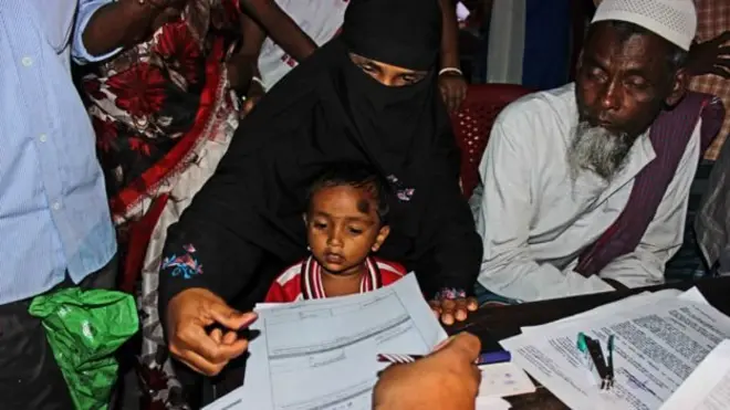 د اسام د ۲۳ میلیونه ټولټال نفوس درېیمه برخه مسلمانان دي.