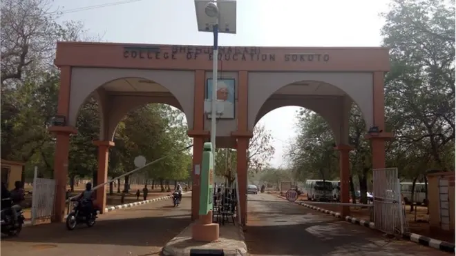 Di school gate