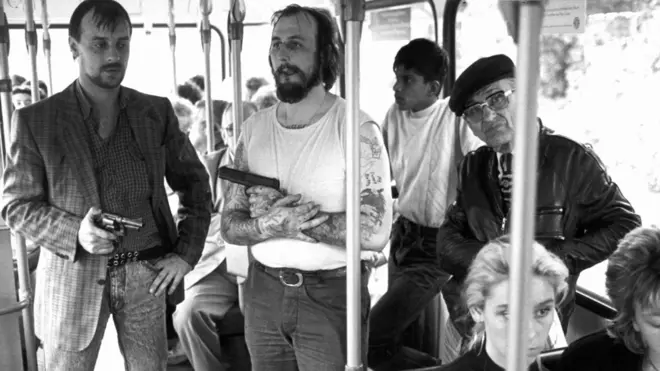 Dieter Degowski and Hans-Jürgen Rösner with hostages on a bus