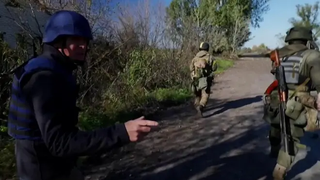 นักข่าว บีบีซี ยิง โจมตี รัสเซีย