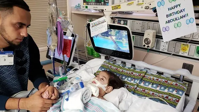 미국 시민권자인 남편은 아이와 함께할 수 있었다