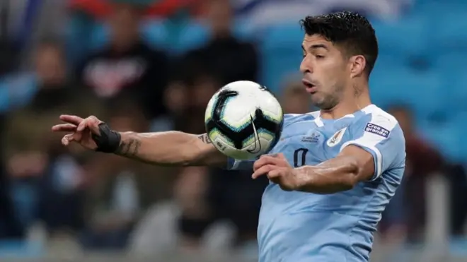 Luis Suárez marcó uno de los goles del partido.