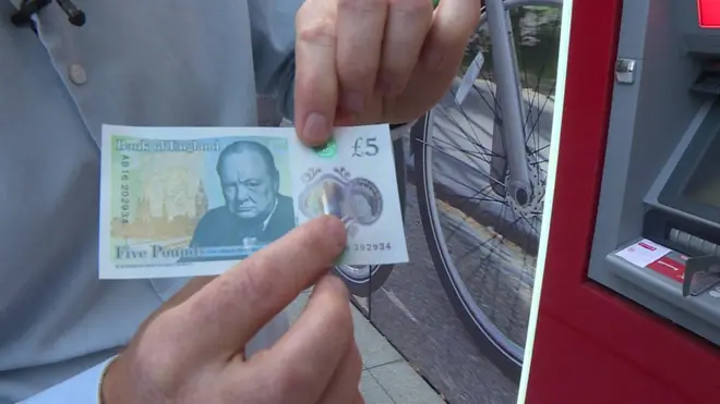 Новые пластиковые фунты