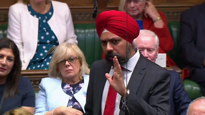 نائب بريطاني "سيخي" يطالب جونسون بالاعتذار للمسلمين