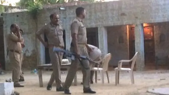 પીડિતાનાં ઘર બહાર પોલીસ સુરક્ષા