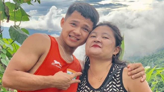 जेरेमी लेलरिनूंगा की मां लालमुअनपुई