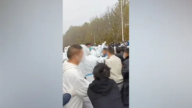 عمال قالوا لبي بي سي إنهم لم يتلقوا أجورهم التي وعِدوا بها