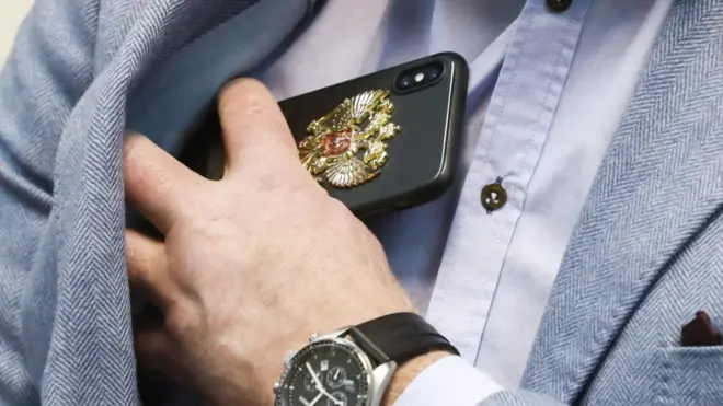 Золотой айфон