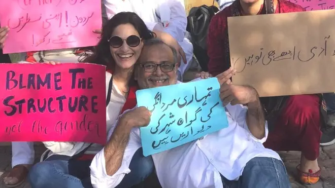 عورت مارچ کراچی میں شرکت کرنے والے محسن سید