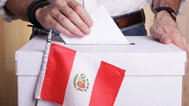 18 candidatos se disputan la presidencia en Perú en una de las elecciones más atomizadas de su historia reciente