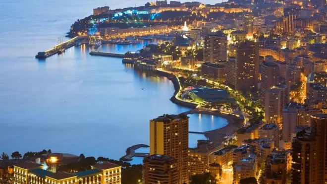 Monakonun təxminən 38 min nəfər kimi hesablanan əhalisinin 30 faizi milyonerdir