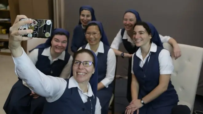 كيف يلقى الدين انتشارا على تيك توك وإنستغرام؟