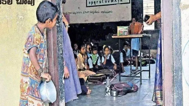 بسبب صورة... هذه الطفلة الآن في المدرسة