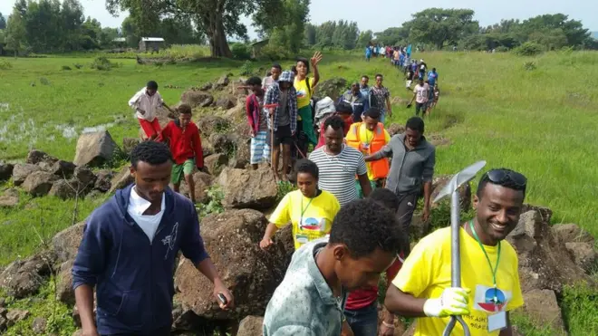 ወጣቶች ውደ በጎ ፈቃድ ዘመቻው ሲሰማሩ