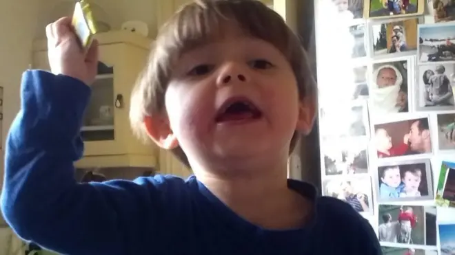 "بايدن يتلعثم مثلي!"