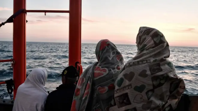 إيطاليا ومالطا رفضتا أخذ السفينة