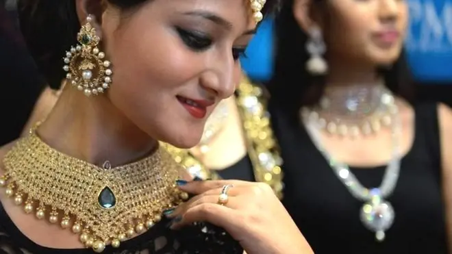 अमरीका-ईरान: तनाव बढ़ते ही गोल्ड की डिमांड क्यों बढ़ जाती है?