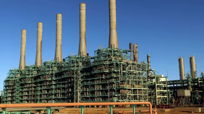 شدت پسند گروہ 'بن غازی ڈیفینس بریگیڈ' نے تیل کے ان ٹرمینلز پر ایک ماہ قبل قبضہ کیا تھا