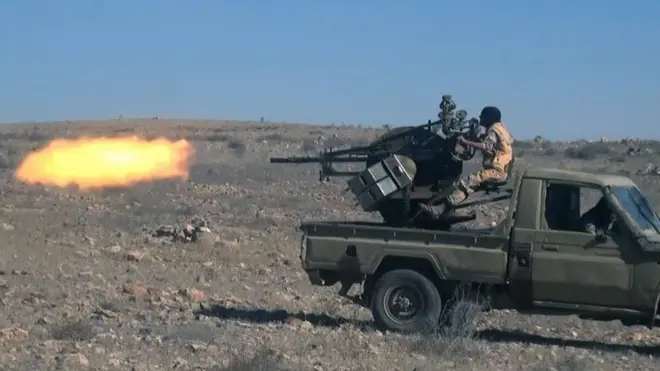 تقارير تفيد باستخدام المسلحين السيارات المفخخة والقصف المدفعي