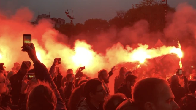 Na velikom protestu opozicije korišćena je pirotehnika