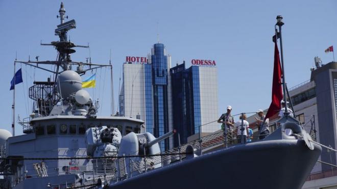 Корабель НАТО в порту Одеси