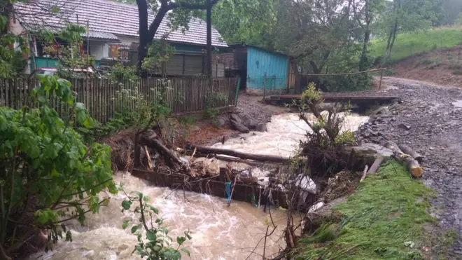 Збитки та людські жертви. Як затопило Закарпаття