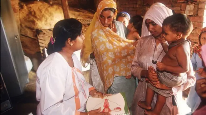 Hakiimiin dubartootaaf barnoota kennaa jiru