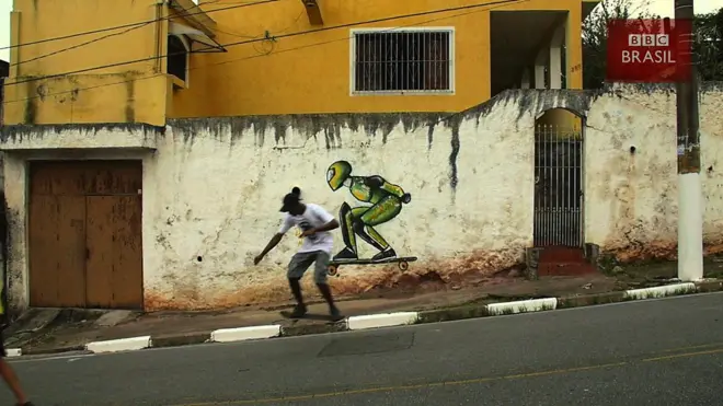 Jovens skatistas na Grande São Paulo