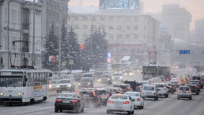 Чтобы не рисковать, нужно жить по меньше мере в двухстах метрах от дорог