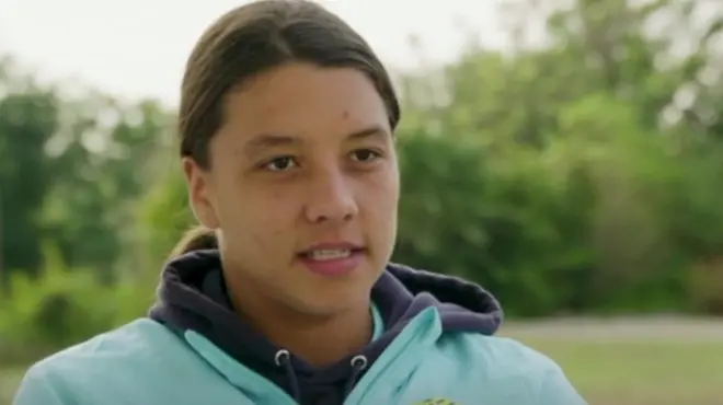 تجري بي بي سي تصويتا على لقب أفضل لاعبة كرة قدم للعام الحالي. ويستمر التصويت حتى الثامن من شهر مايو/أيار وتتنافس فيه خمس لاعبات من انجلترا وألمانيا وهولندا وأستراليا والدنمارك.