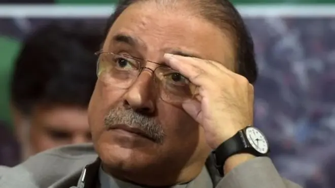 پاکستان پیپلز پارٹی کے شریک چیئرمین اور ان کی بہن فریال تالپور بھی ان جعلی اکاؤنٹس سے فائدہ اٹھانے والوں میں شامل ہونے جیسے الزامات کی زد میں آئے