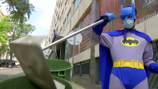 Бэтмен за работой.