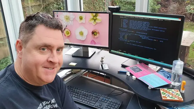 영국 미들랜즈에 사는 IT노동자 필은 주 4일 일한다