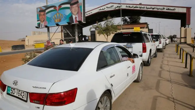 أعيد فتح معبر جابر نصيب المغلق بين البلدين في خريف 2018