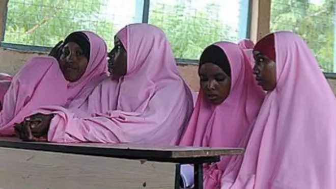 Majaji walisema ni haki ya kikatiba kwa wasichana hao kuheshimu sheria za dini yao