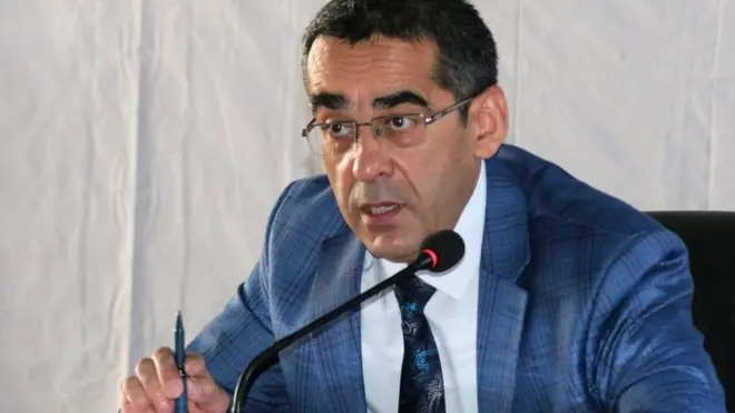 د عامې روغتیا وزیر احمد جواد عثماني وايي تدارکاتو برخه کې ډېر فساد شوی